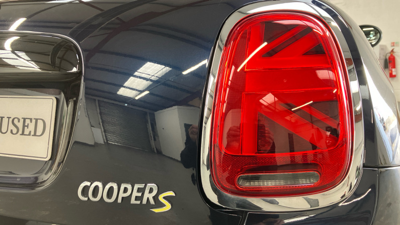 MINI Hatchback 1.5 Cooper Exclusive II 5dr Auto Petrol Hatchback